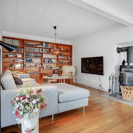 Casa vacanze Awesome In With 2 Bedrooms, Sauna And Wifi