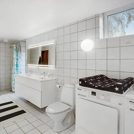 Awesome In With 2 Bedrooms, Sauna And Wifi Casa vacanze